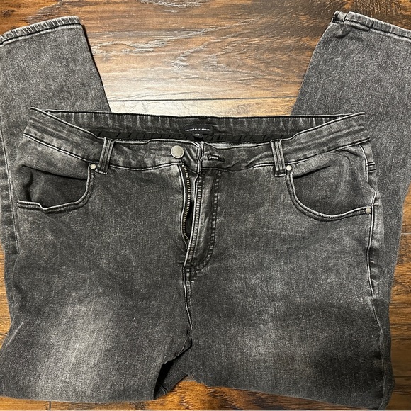 Universal Standard Jeans - Picture 2 of 6